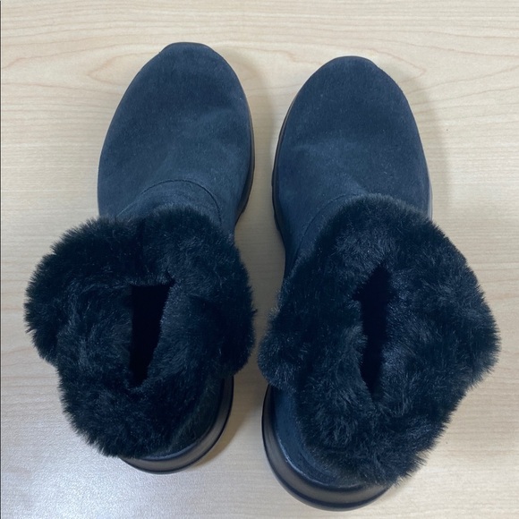 Skechers Air Cooled Goga Mat Faux Fur Trimmed Black Suede Ankle Boots - Picture 4 of 10